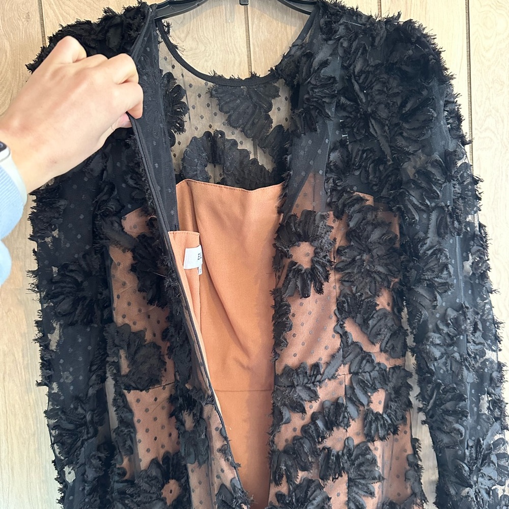 NWT Elliatt Bossa Tulle Floral Appliqué Maxi Dress - Picture 6 of 12